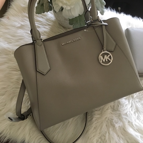 Michael Kors Large Kimberly gray satchel & wallet - Picture 7 of 8